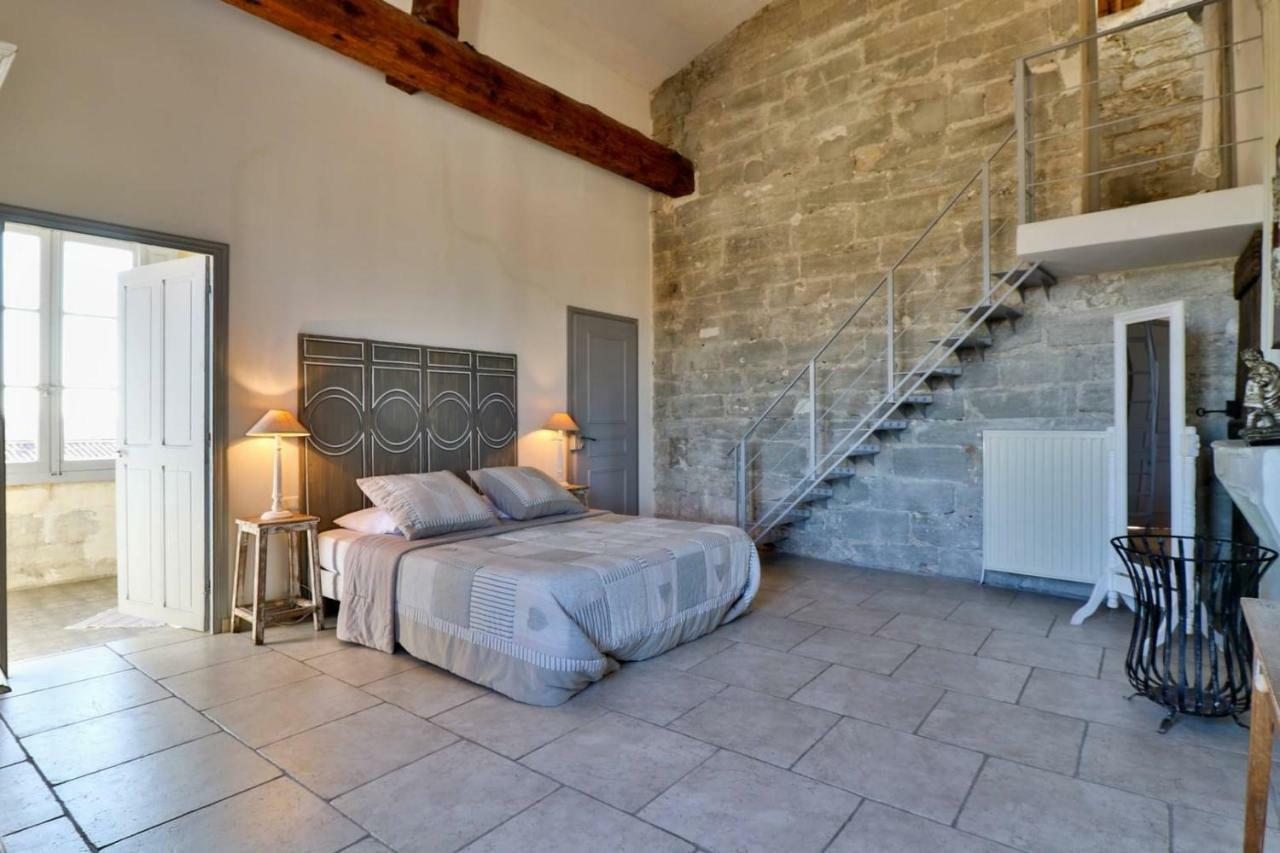 Le Posterlon Bed & Breakfast Caumont-sur-Durance Dış mekan fotoğraf
