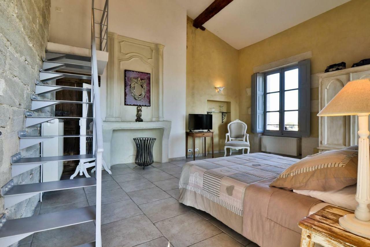 Le Posterlon Bed & Breakfast Caumont-sur-Durance Dış mekan fotoğraf